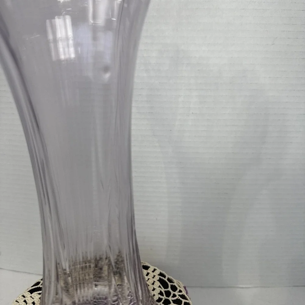 Vintage Lavender Tint Art Swung Vase 10 3/4